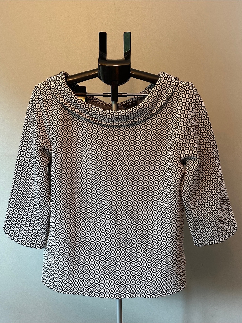 Ann Taylor Geometric Print 3/4 Sleeve Cowl Neck Top, size L